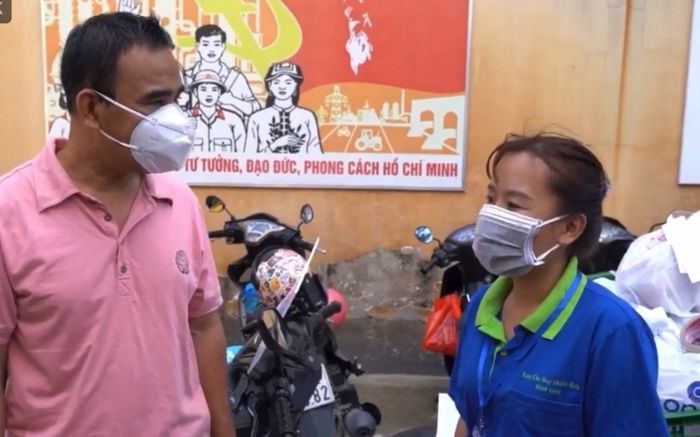 Người dân TP HCM được đi chợ hộ: Đồ thiết yếu của nữ giới và thuốc trị đau, ốm bất chợt có mua hộ không?