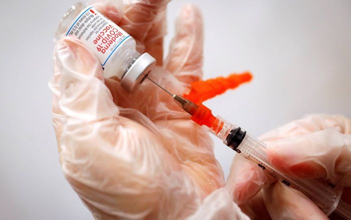 Nhật Bản khẩn cấp ngừng dùng 1,63 triệu liều vaccine Moderna do phát hiện chất lạ