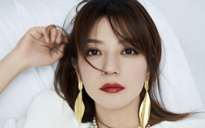 Thông qua người hâm mộ, Triệu Vy báo bình an trước tin đồn mất tích từ đêm qua