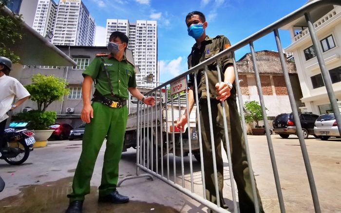 Hà Nội cách ly y tế 492 hộ dân với gần 2.000 nhân khẩu tại quận Hoàng Mai liên quan Covid-19