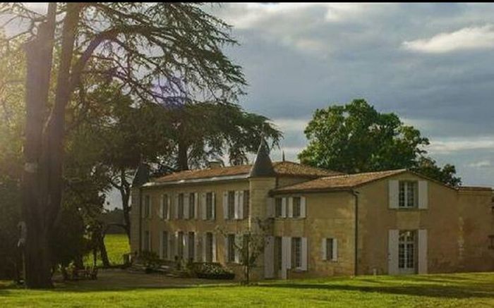 Hé lộ hình ảnh được cho là nơi 'ẩn náu' của Triệu Vy ở Pháp: Trị giá triệu đô, đã lên kế hoạch từ trước