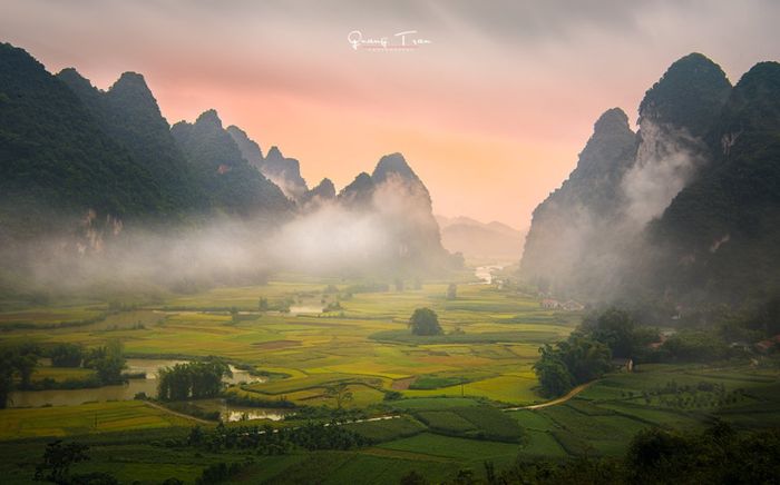 Ngắm vẻ đẹp như tranh thủy mặc ở vùng đất biên giới Trùng Khánh