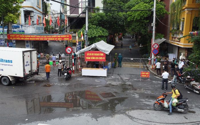 Cận cảnh 'Điểm nóng Covid-19' nơi ghi nhận 41 ca F0 tại phường Giáp Bát