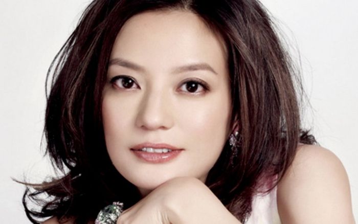 Triệu Vy bị loại bỏ khỏi danh sách Tứ Đán Song Băng, hàng loạt giải thưởng nghệ thuật cũng tước mất