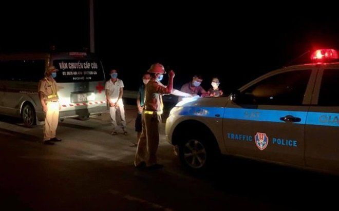 Phát hiện trường hợp lợi dụng xe cứu thương để vận chuyển khách mùa dịch