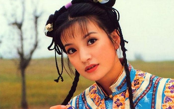 Triệu Vy vẫn hút followers trên Instagram giữa bão drama