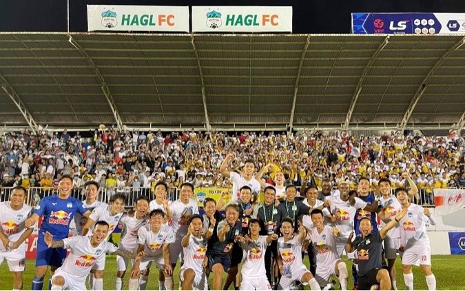 Thấy gì từ ý kiến để Hà Nội FC đá AFC Cup 2022, không có HAGL?