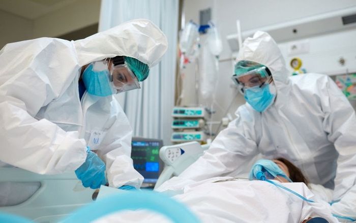 Bệnh nhân Covid-19 thành 'thi thể biết nói': Tỉnh táo nhưng không thể sống nếu thiếu máy thở