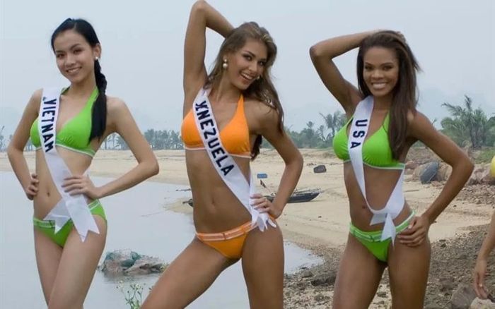 Hoa hậu Thùy Lâm bị đào lại khoảnh khắc 'chân quê' tại Miss Universe