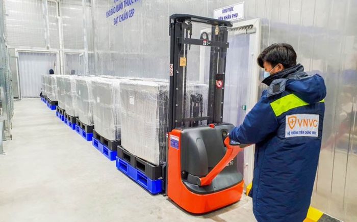 Lô vaccine Covid-19 AstraZeneca lớn nhất từ trước tới nay với hơn 2 triệu liều vừa về Việt Nam