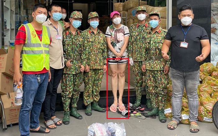 Bị chế ảnh với quân nhân, nghệ sĩ Việt Hương 'phát quạu' nhưng netizen lại ôm bụng cười