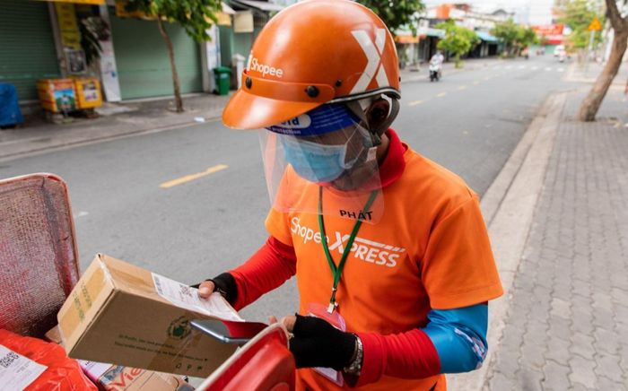 Shopee nỗ lực giao hàng trong mọi tình huống giãn cách tại TP.HCM và các khu vực khác trên cả nước