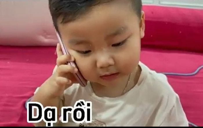 Con trai Hoà Minzy từ nhỏ đã ra dáng chủ tịch, sẵn sàng thừa kế cơ ngơi của bố