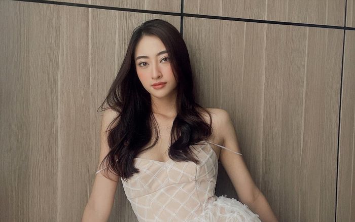 Lương Thùy Linh đột nhiên gỡ bỏ danh hiệu top 12 Miss World 2019 trên instagram