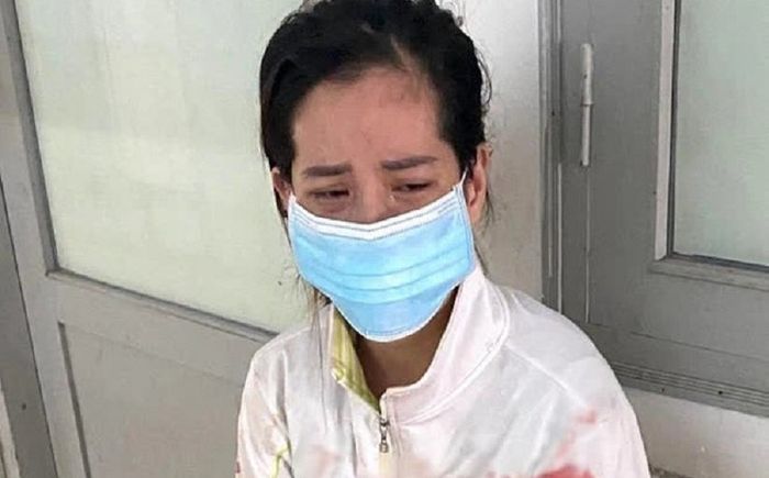 Mâu thuẫn do ghen tuông, vợ đâm 'chồng hờ' tử vong ngay trong khu phong tỏa