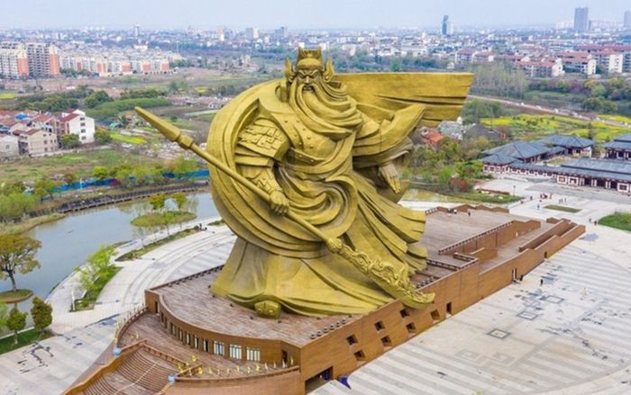 Trung Quốc tốn 24 triệu USD để di dời tượng Quan Vũ gây tranh cãi