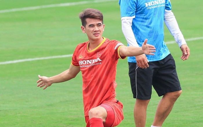 HLV Park Hang Seo bổ sung một cầu thủ lên tuyển Việt Nam đấu Australia