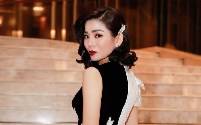 Vừa tuyên bố 'thanh lọc' Facebook, Lệ Quyên bất ngờ thừa nhận 'hiền nhất quả đất'