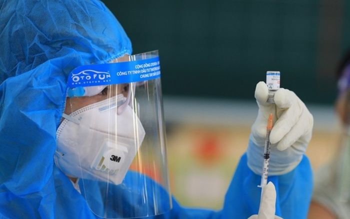 Bộ Y tế trả lời về đề xuất tiêm vắc xin phòng Covid-19 cho học sinh phổ thông của Bộ GD&ĐT?