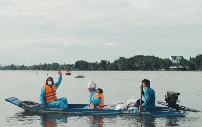 Nghệ sĩ Việt Hương minh bạch 'sao kê' hàng ngày: 'Không nhận tiền, có nhiêu làm nhiêu'