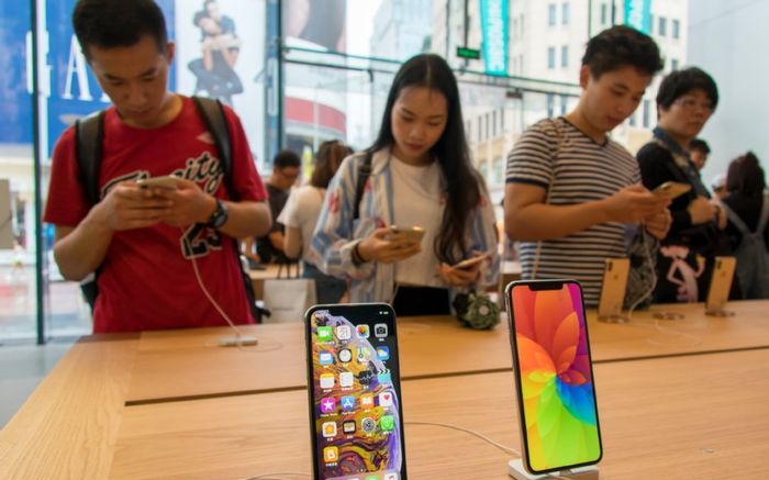 Hàng loạt smartphone tăng giá bán vào năm sau