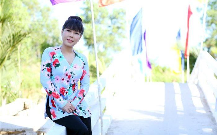 Xúc động clip bà con động viên Việt Hương vì lỡ phát gạo mốc: 'Tụi em mang ơn dữ lắm'