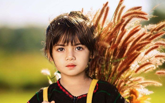 Bộ ảnh cô bé có 'đôi mắt Pleiku' đẹp thiên thần gây bão cộng đồng mạng