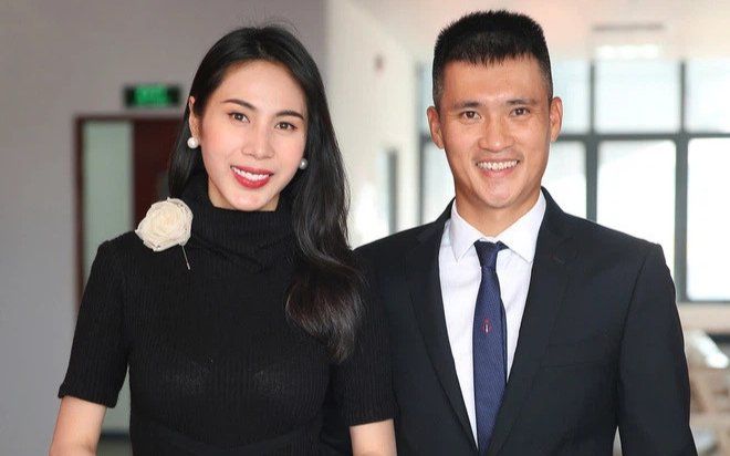 Thủy Tiên lên tiếng bênh vực Công Vinh khi chồng bị người yêu cũ 'réo gọi'?