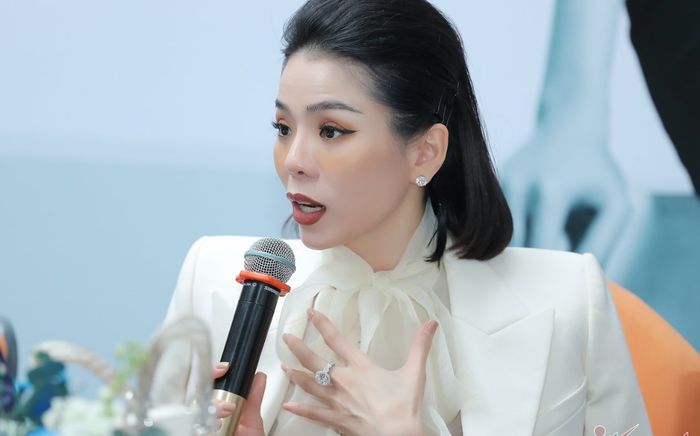 Lệ Quyên hé lộ lý do không dùng Tiktok, netizen tung bằng chứng 'phản lại'?