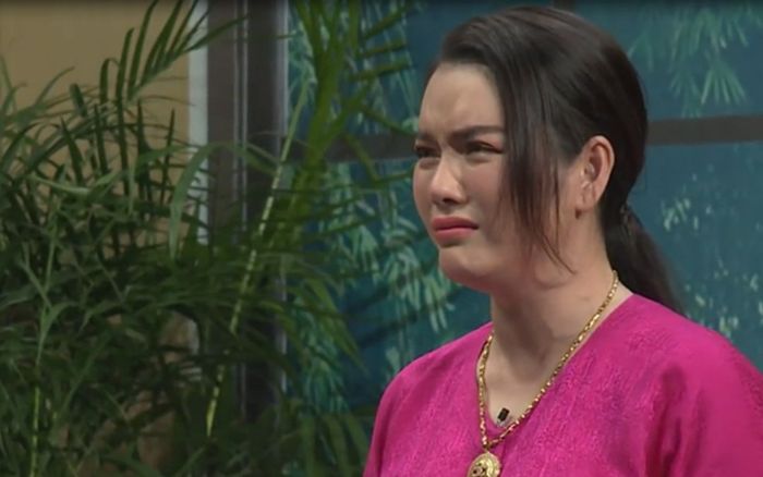 Hết bị vu oan chửi khán giả, Lý Nhã Kỳ bức xúc vì anti-fan trù ẻo: 'Lớn tuổi không sinh được con'