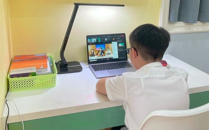 Giáo viên, học sinh chật vật học online: Phó Thủ tướng chỉ đạo khẩn