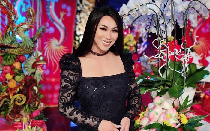 Lộ Lộ học NSƯT Hữu Châu, tri ân Tổ nghiệp vào dịp Lễ giỗ tổ sân khấu 2021