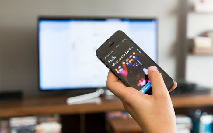 Cách kết nối điện thoại với TV để học trực tuyến mùa dịch