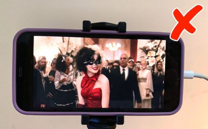 10 thói quen khiến smartphone của bạn bị nóng quá mức