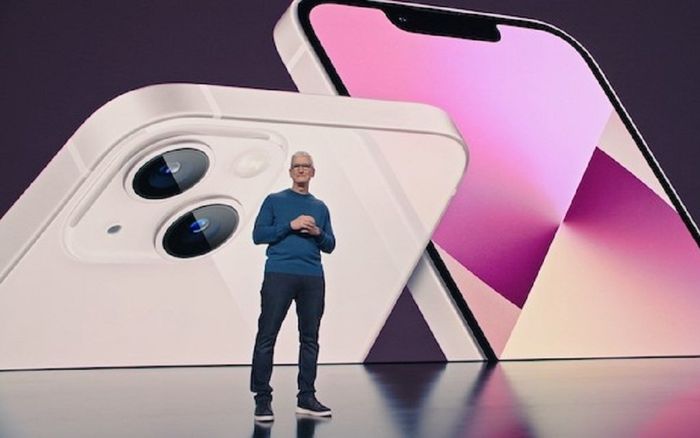 Sự kiện ra mắt iPhone 13: Thay đổi thiết kế camera, phiên bản màu hồng khiến chị em 'xỉu up xỉu down'