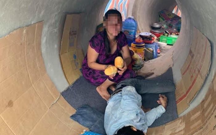 Sự thật bất ngờ đằng sau bức ảnh cặp đôi 'không có nơi trọ, phải chọn ống cống làm nơi trú thân'