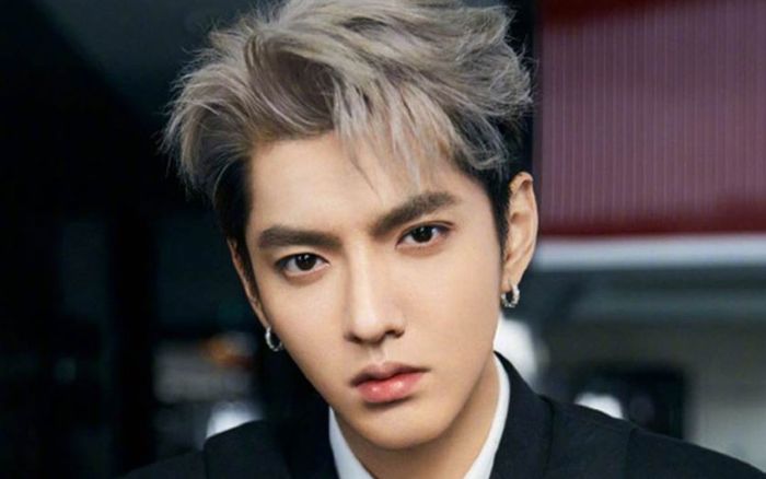 Rộ tin Ngô Diệc Phàm 'qua lại' với nhiều cô gái trước khi vướng ồn ào là vì mẹ ruột tin lời người lạ?