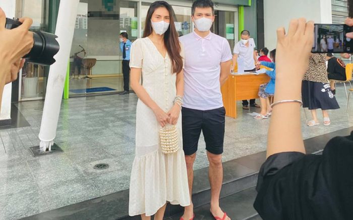 Toàn bộ diễn biến buổi livestream sao kê của Thủy Tiên - Công Vinh: Chờ gần 3 ngày chỉ để xem 11 phút!