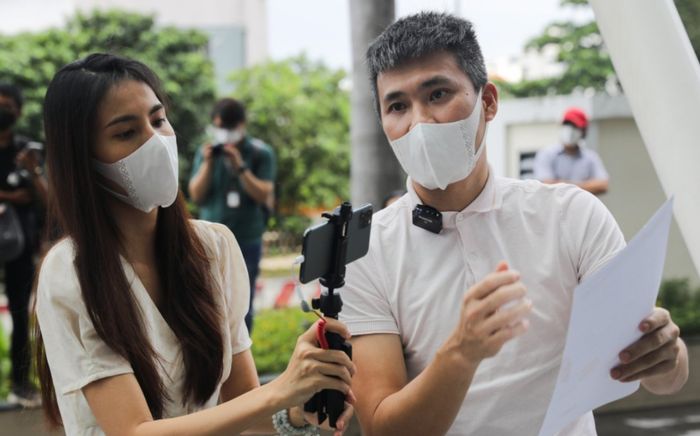 Fan tranh cãi xoay quanh các tài khoản sao kê của Thủy Tiên: 2 số đã sáng tỏ, 1 số còn lại đang ở đâu?