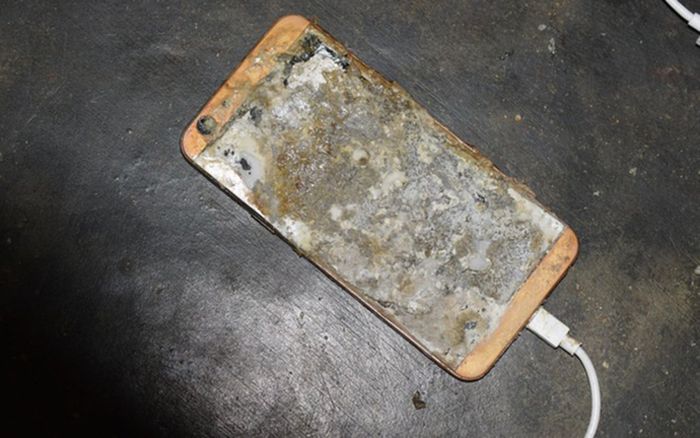 Nam sinh lớp 12 bị điện giật tử vong khi sử dụng điện thoại đang cắm sạc