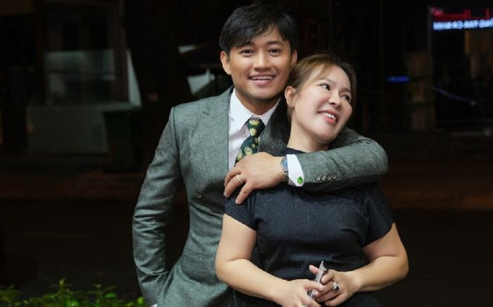 Vợ Quý Bình viết thư gửi chồng, nhắn nhủ ngọt lịm khiến netizen 'xỉu up xỉu down'