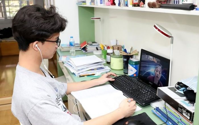 Những địa phương nào cho học sinh đến trường học trực tiếp?