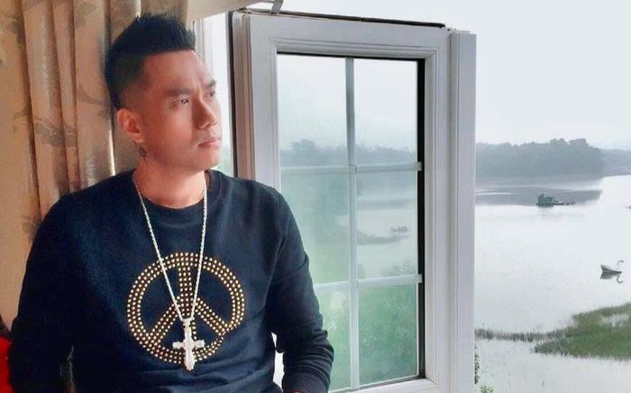 Diễn viên Việt Anh ủng hộ việc ban hành 'Quy tắc ứng xử nghệ sĩ', đáp trả khi bị gọi là 'cụ non'