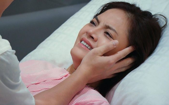 Thu Quỳnh chia sẻ về cảnh phim đẫm nước mắt trong 'Hương vị tình thân': 'Quay xong còn khóc một lúc nữa'