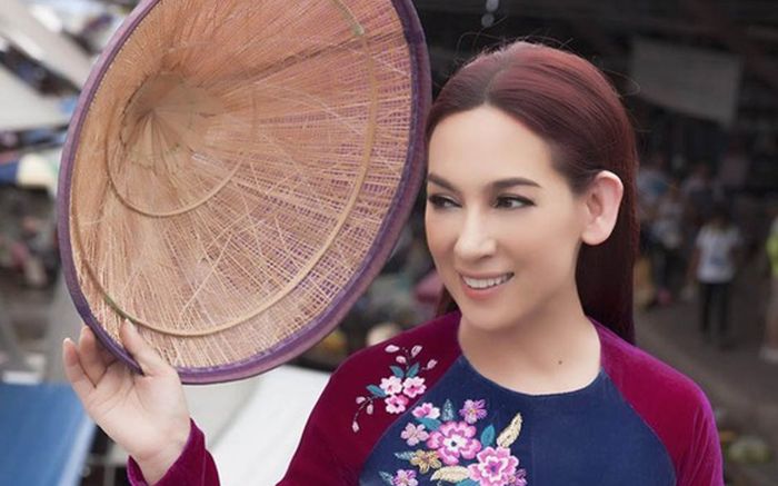 Giữa đêm khuya, vợ cũ Bằng Kiều bất ngờ nhắn nhủ: 'Phi Nhung ơi, em không được bỏ cuộc nhe'