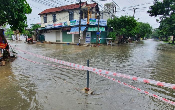 Bão số 6 suy yếu, cảnh báo mưa lớn mở rộng ra miền Bắc