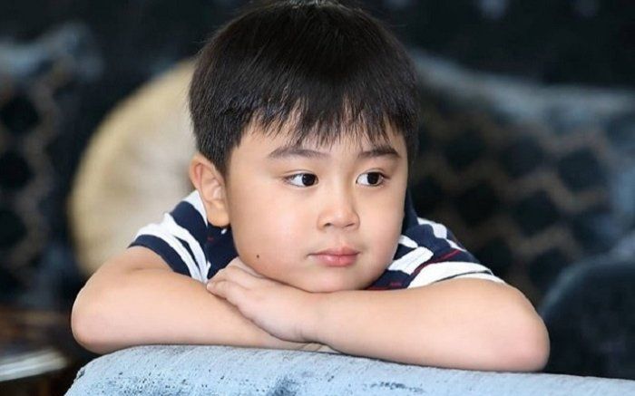 Con trai út của CEO Đại Nam sở hữu tài sản nghìn tỷ sử dụng smartphone hiệu gì?