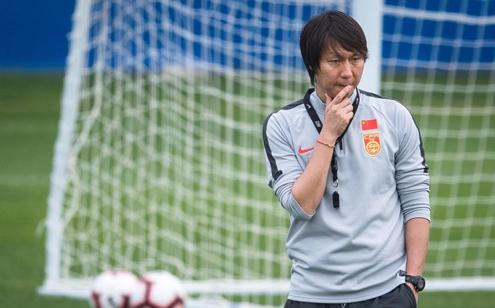 Hé lộ ứng viên thay thế HLV Li Tie nếu tuyển Trung Quốc thua Việt Nam