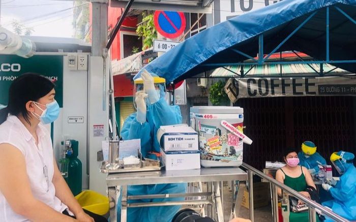 Tin vui: Tỷ lệ dương tính tại vùng đỏ và vùng cam tại TP.HCM có xu hướng giảm dần