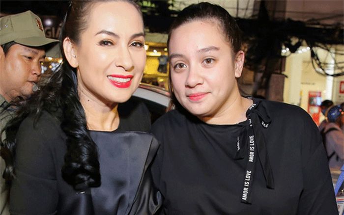 Con gái ruột Phi Nhung có động thái đầu tiên sau tin buồn mẹ qua đời